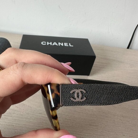 Chanel CC Logo Sunglasses Tortoise and Denim Frame - Picture 8 of 13